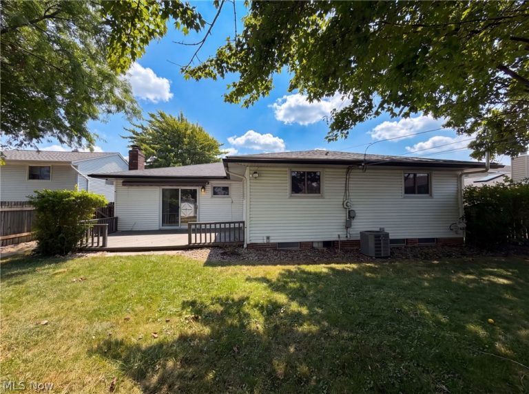 11500 Stormes Drive, Cleveland, OH - Photo 5