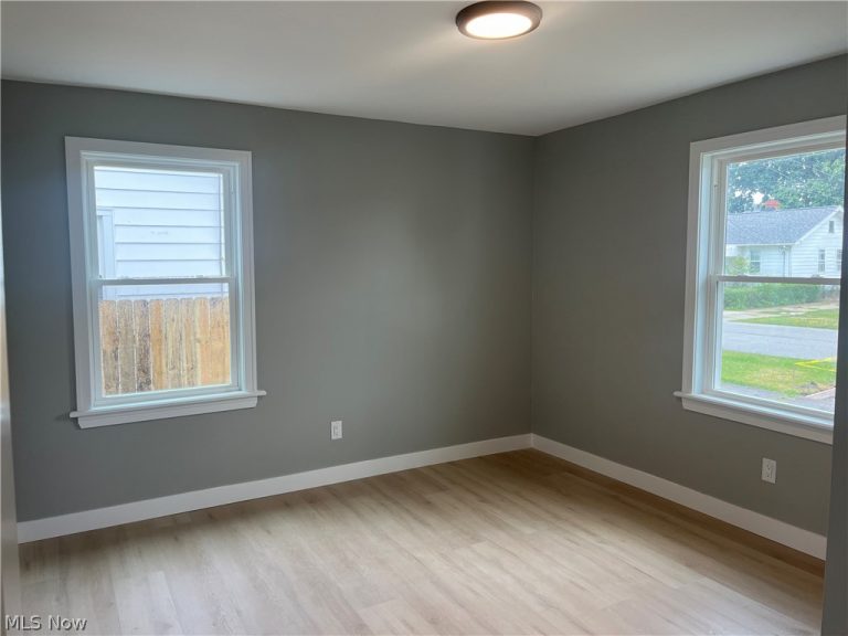 522 Courtland Street, Fairport Harbor, OH - Photo 8