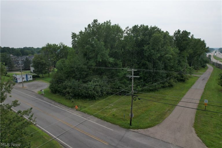 N East River Road, Lake Milton, OH, 44429