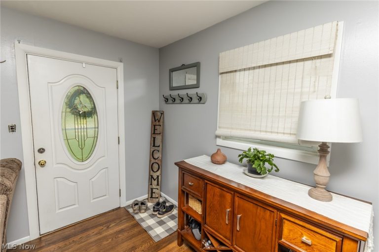 3659 232 Street, North Olmsted, OH - Photo 4