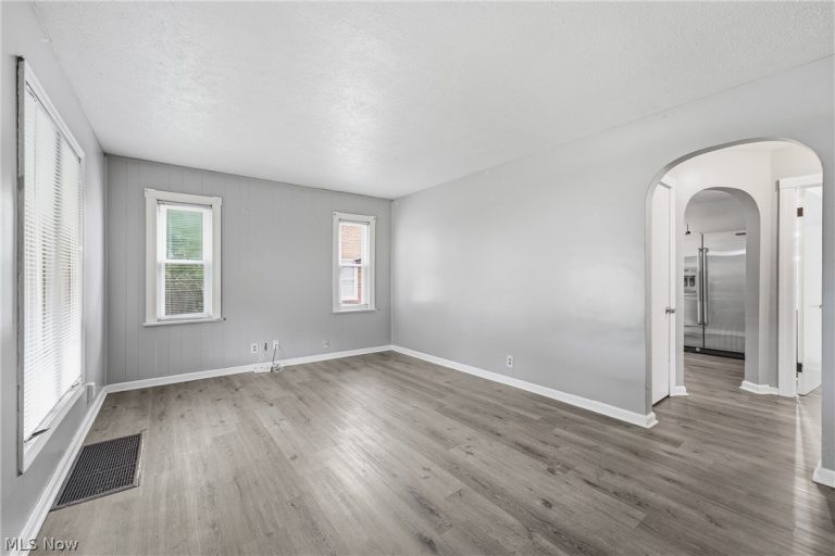 311 Fowles Road, Berea, OH - Photo 6