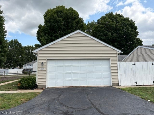 3959 Townhouse Lane, Uniontown, OH - Photo 2