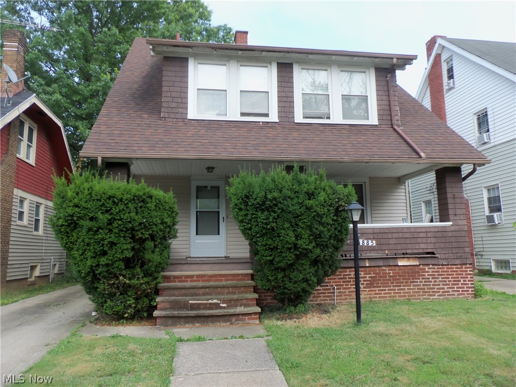 885 NelaView Road, Cleveland Heights, OH