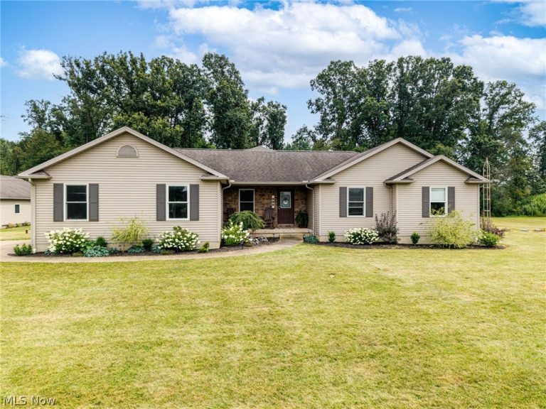 227 Easton Road, Creston, OH, 44217