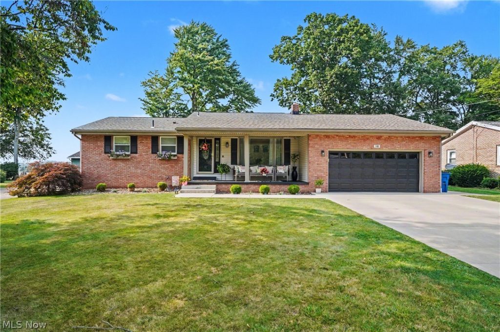 118 Robinwood Drive, New Middletown, OH