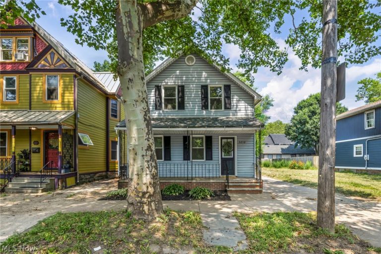 3210 Monroe Avenue, Cleveland, OH - Photo 2
