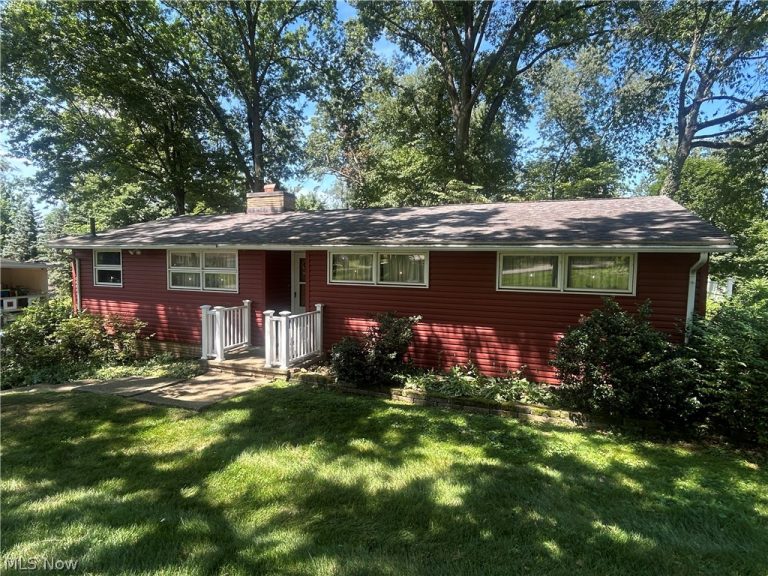 2305 Helena Avenue, Massillon, OH - Photo 3