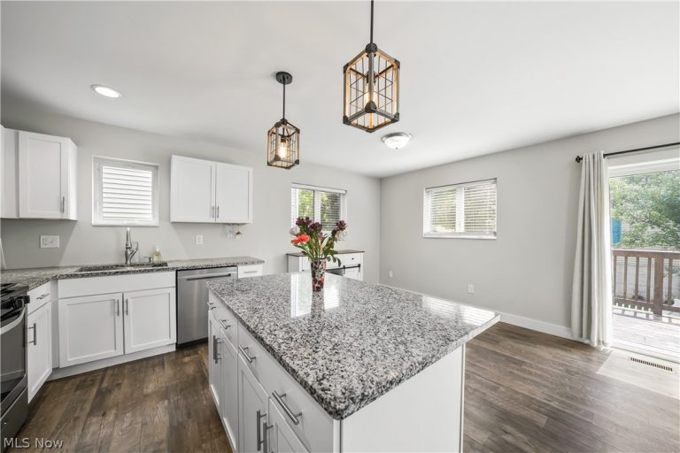 1010 Ashwood Lane, Streetsboro, OH - Photo 4