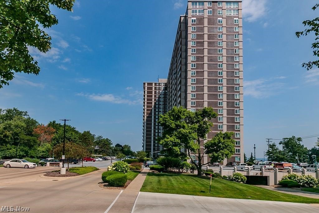 12900 Lake Avenue #118, Lakewood, OH
