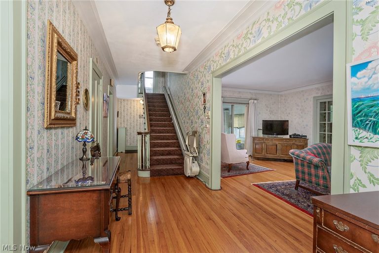 2657 Edgehill Road, Cleveland Heights, OH - Photo 3