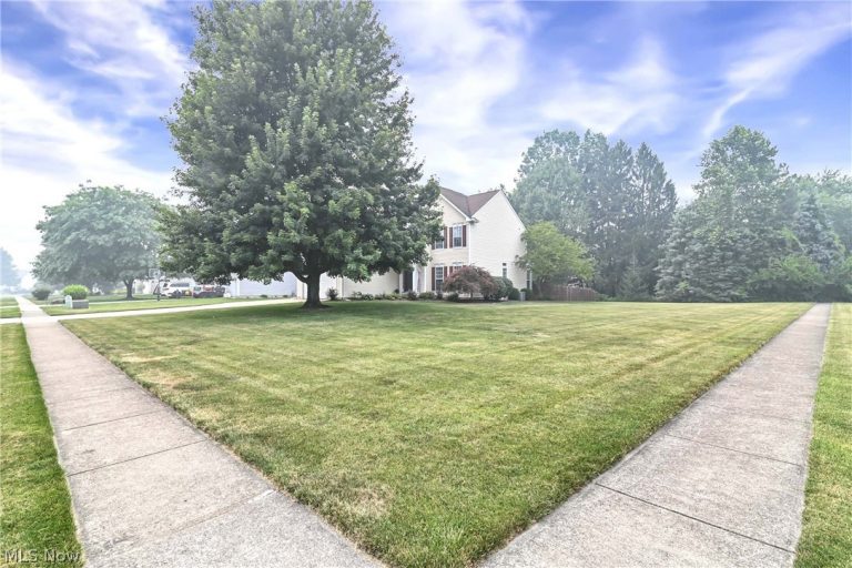 34900 Clear Creek Drive, North Ridgeville, OH - Photo 3
