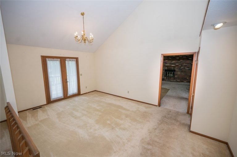 10110 Weathersfield Drive, Mentor, OH - Photo 6
