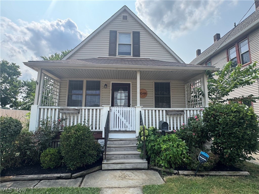 2044 Halstead, Lakewood, OH