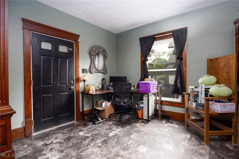 36 Hiram Street, Barberton, OH - Photo 6