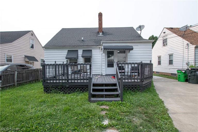 13160 Hathaway Road, Garfield Heights, OH - Photo 2