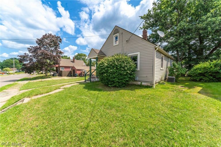 1347 Hammel Street, Akron, OH - Photo 4