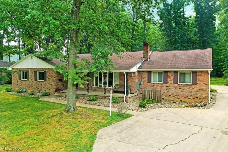 750 Blueberry Hill Drive, Canfield, OH - Photo 2