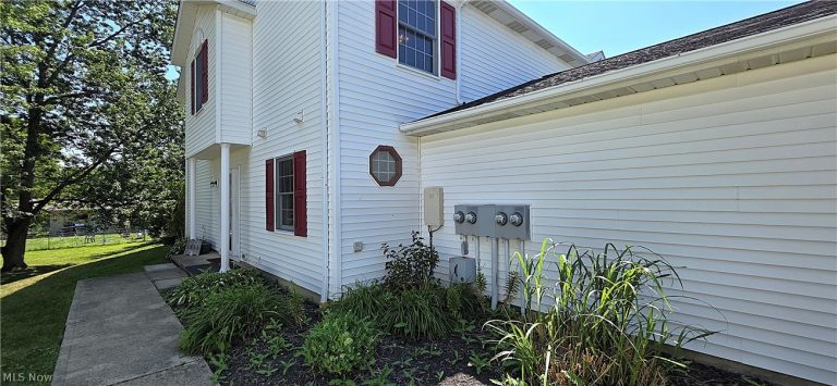 1811 Meadowland Drive, Brunswick, OH - Photo 2