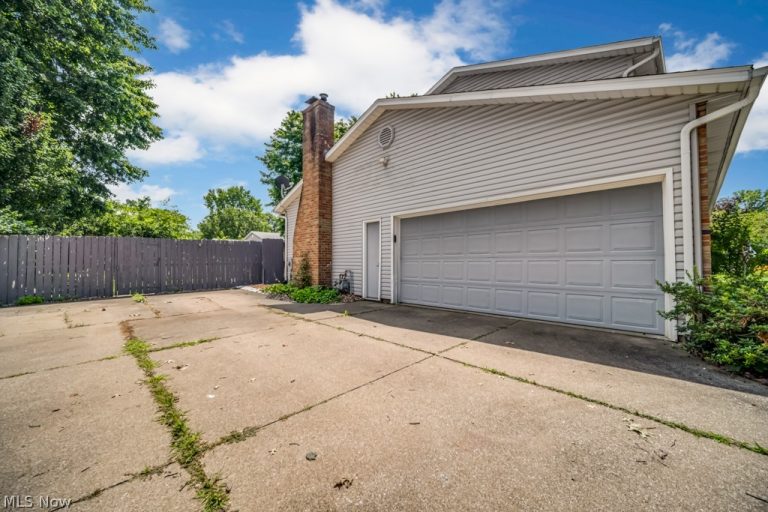 731 Redwood Drive, Canal Fulton, OH - Photo 2