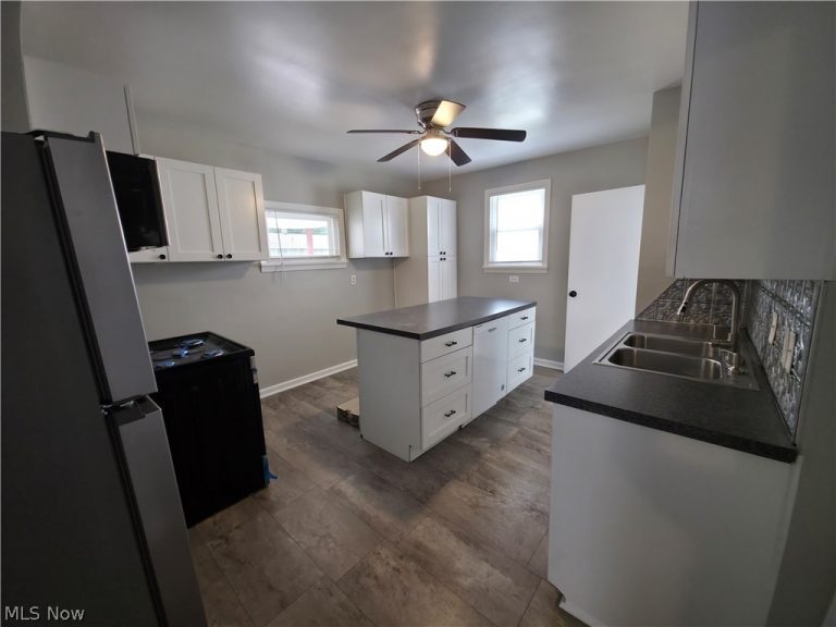 1810 Saint Elmo Avenue, Canton, OH - Photo 4