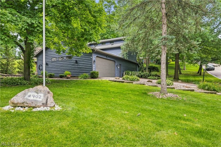 2402 Woodlawn, Dover, OH - Photo 3