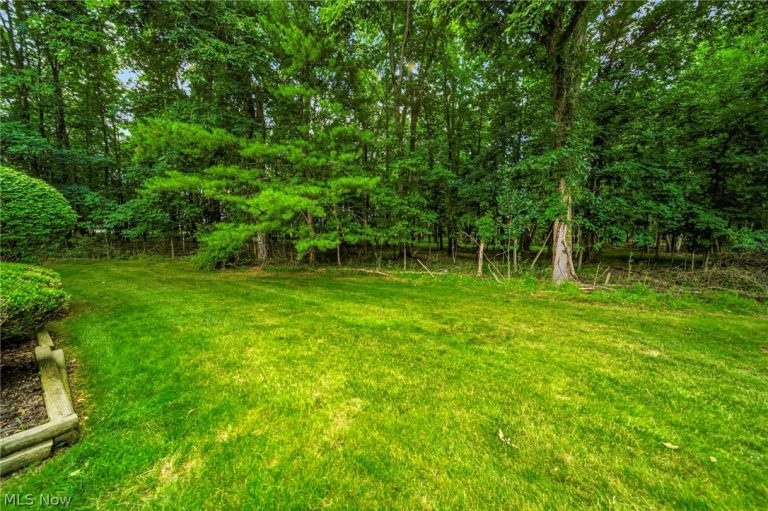 2920 Heatherwood Court, Stow, OH - Photo 5
