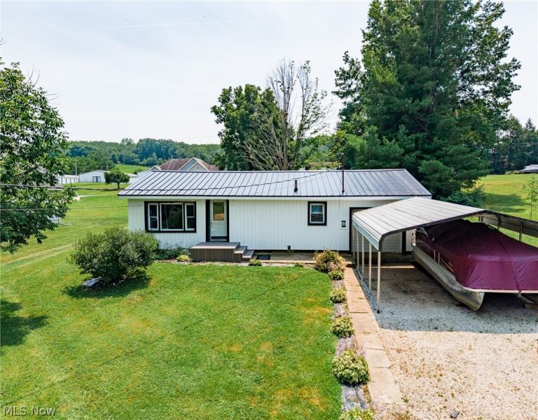 6102 Vale View Drive, Sherrodsville, OH, 44675