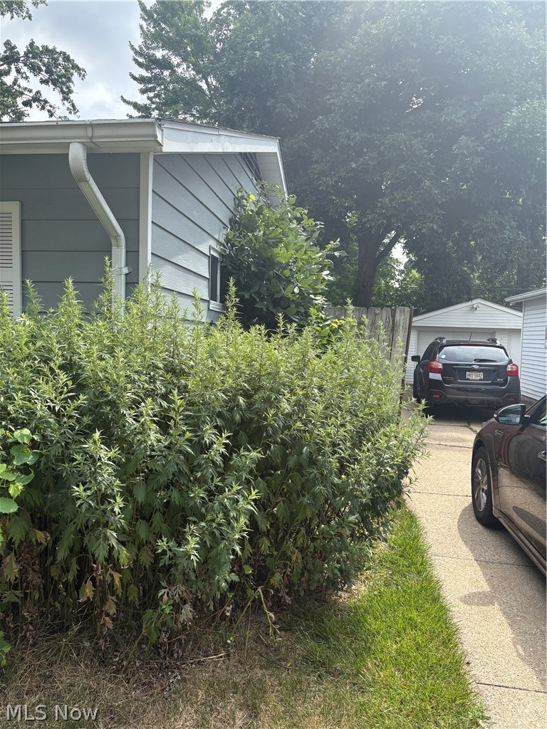 448 Chestnut Drive, Berea, OH - Photo 8