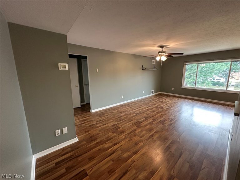 21881 River Oaks Drive, Rocky River, OH - Photo 2