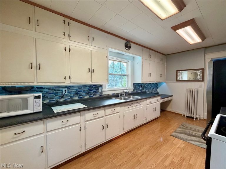 15112 Lake Street, Middlefield, OH - Photo 8