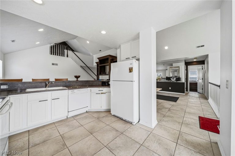 351 Legend Court #C, Highland Heights, OH - Photo 8