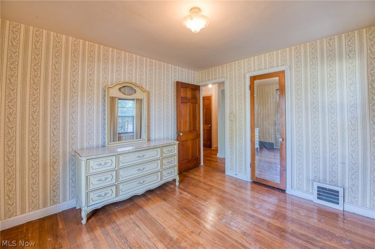 354 260th Street, Euclid, OH - Photo 6