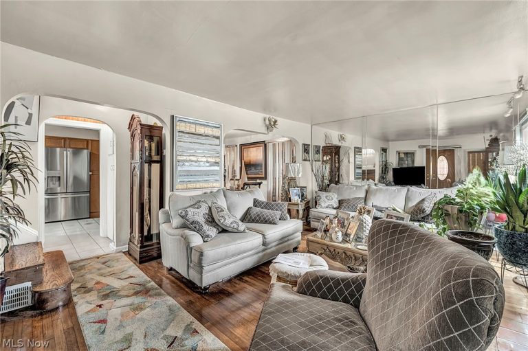 1909 Powell Avenue, Cleveland Heights, OH - Photo 5