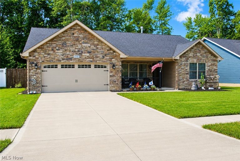 40011 Hope Court, Elyria, OH - Photo 2