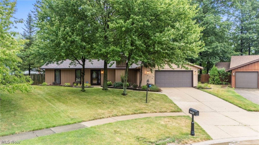 16670 Aspen Circle, Strongsville, OH