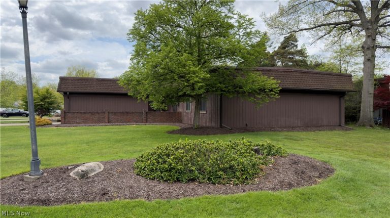 19224 Idlewood Trail, Strongsville, OH - Photo 4