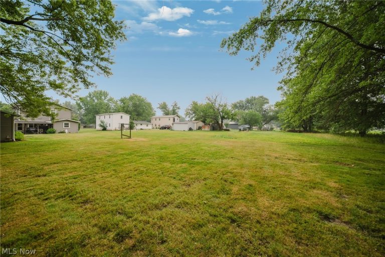 33721 Henwell Road, Columbia Station, OH - Photo 3