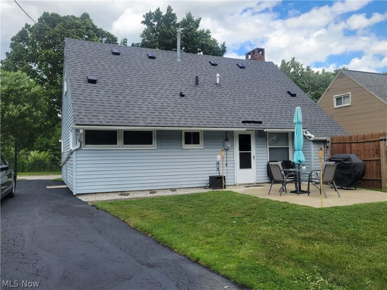 2250 Wichert Drive, Cuyahoga Falls, OH - Photo 5