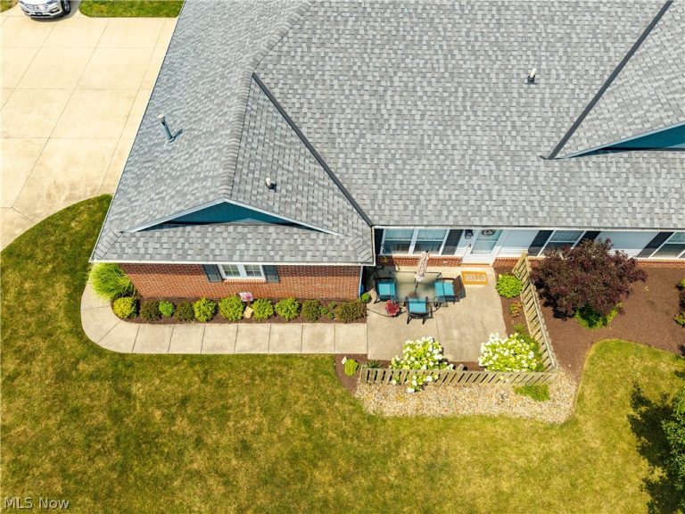 519 Heather Woods Drive, Elyria, OH - Photo 3