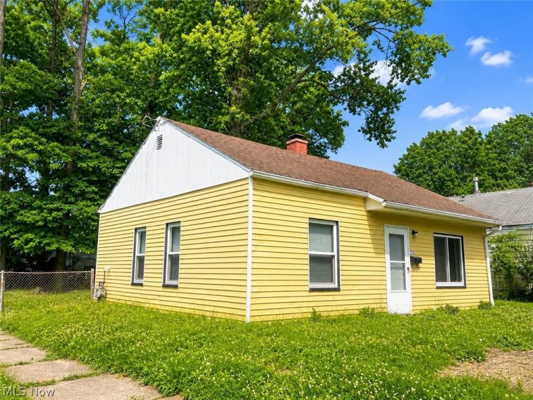 1294 Inman Street, Akron, OH - Photo 2