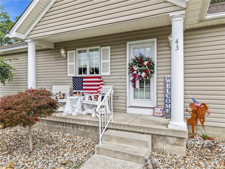 603 Raccoon Road #43, Austintown, OH - Photo 3