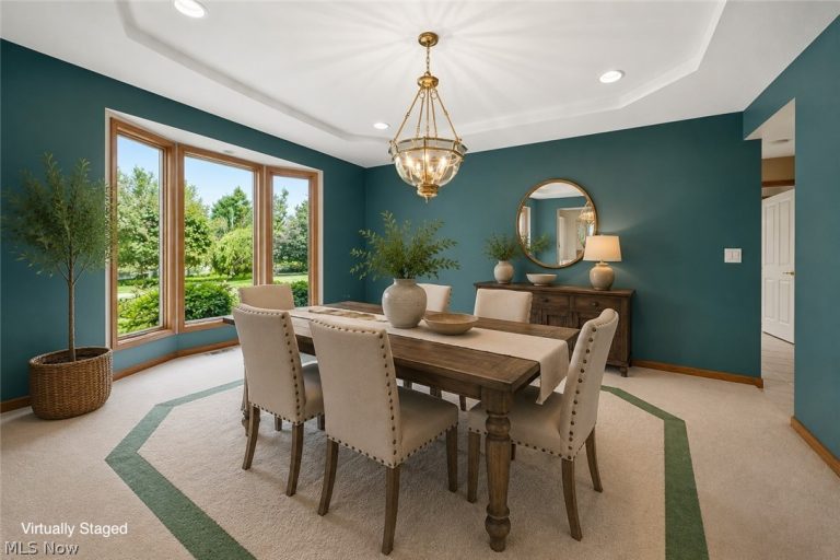 6435 Suzanne Lane, Solon, OH - Photo 5
