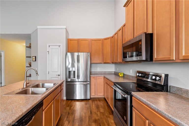 611 Rundle Street, LaGrange, OH - Photo 5