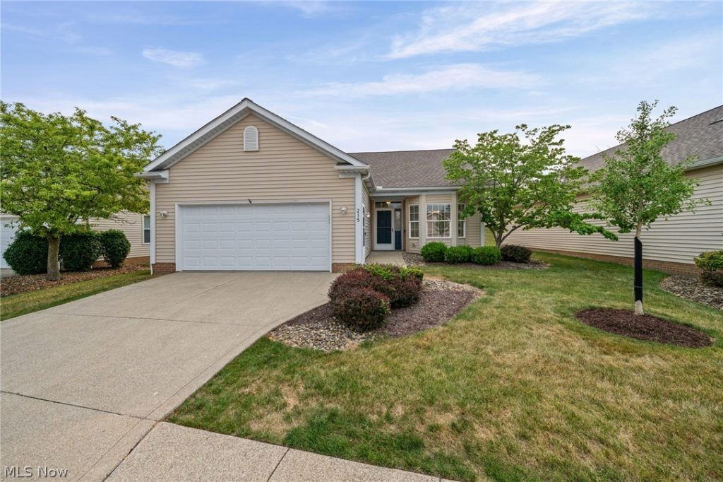 215 Village Drive #28, Seven Hills, OH