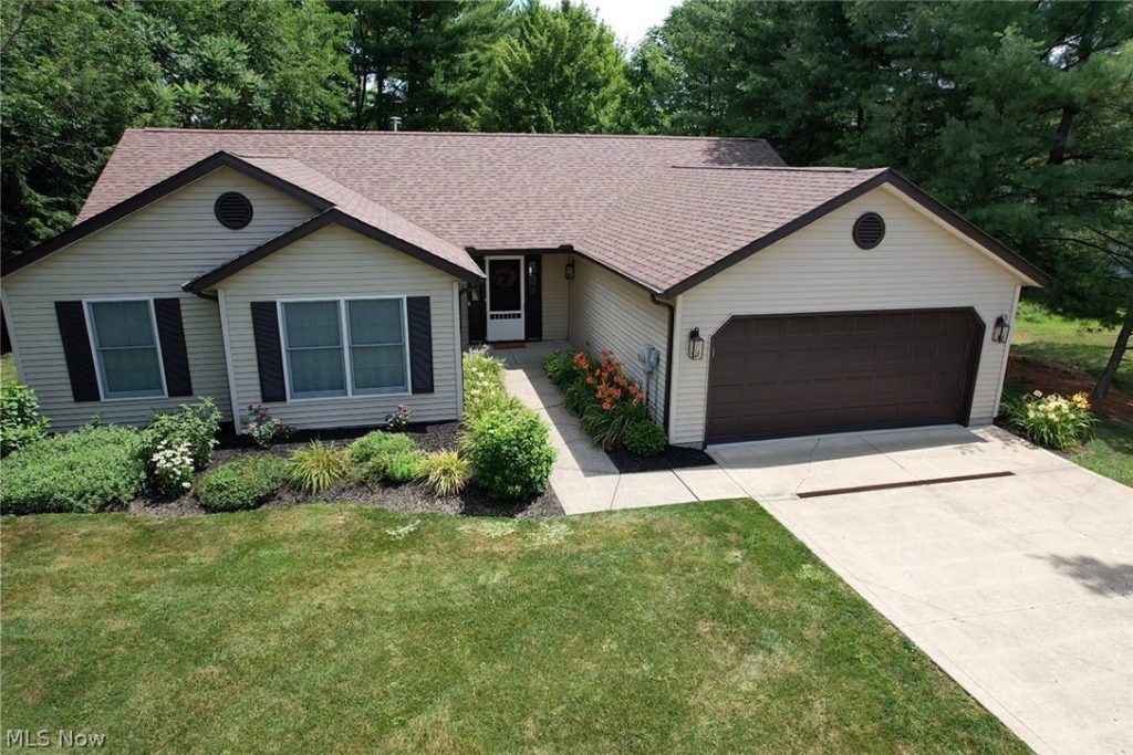 1091 Evening Star Drive, Roaming Shores, OH
