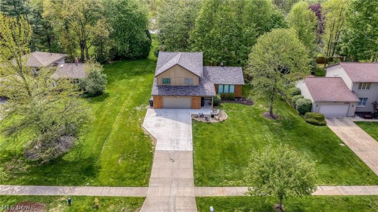 5062 Lansdowne Drive, Solon, OH - Photo 5