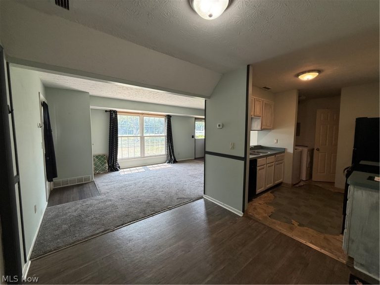 3090 Princeton Street, Madison, OH - Photo 6