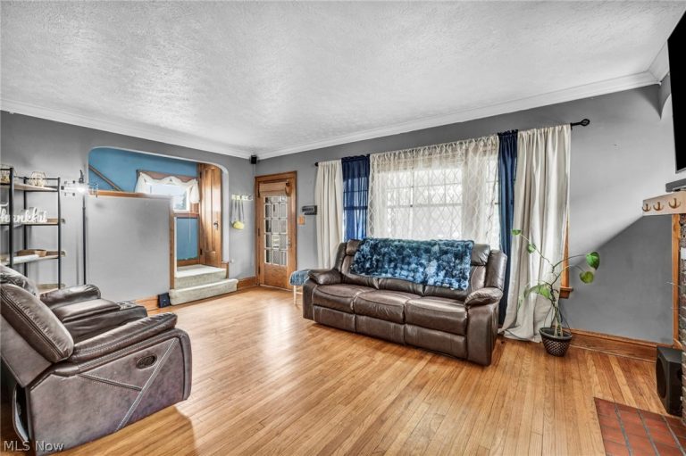 6802 Ackley Road, Parma, OH - Photo 6