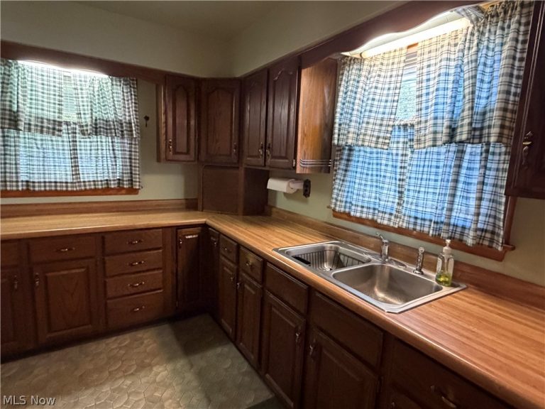 1124 Williamson Avenue, New Matamoras, OH - Photo 8