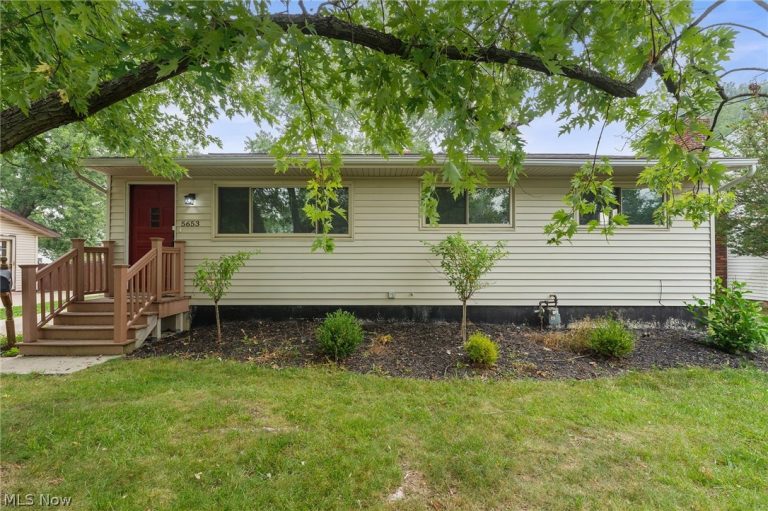 5653 Vickie Lane, Bedford, OH - Photo 2
